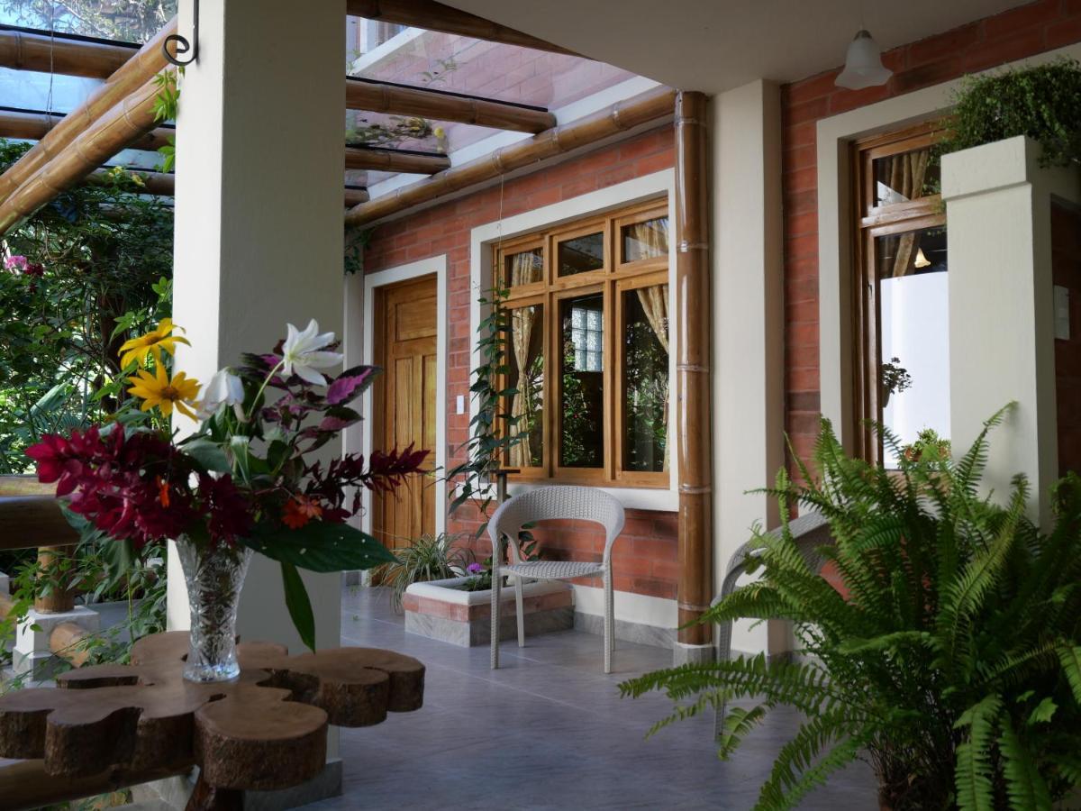 Bed and Breakfast Casa Del Rio En Mindo Exterior foto
