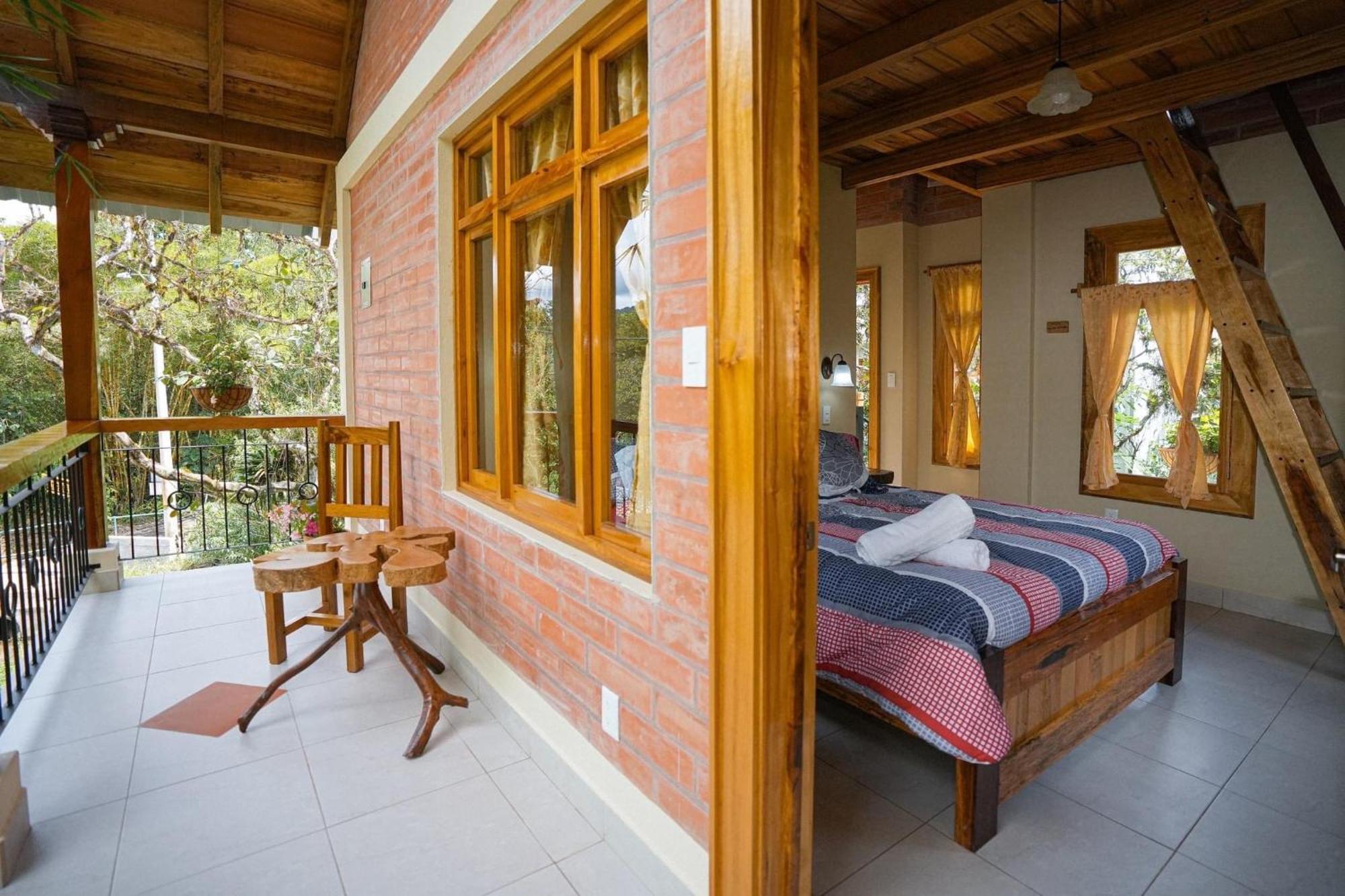 Bed and Breakfast Casa Del Rio En Mindo Exterior foto